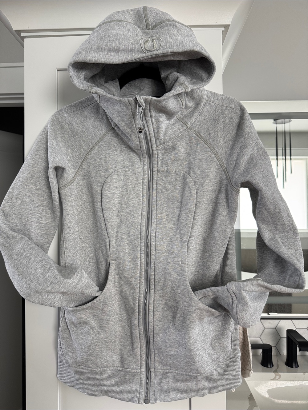 lululemon athletica Scuba Heather Gray Hooded Zip Jacket Sz 6
